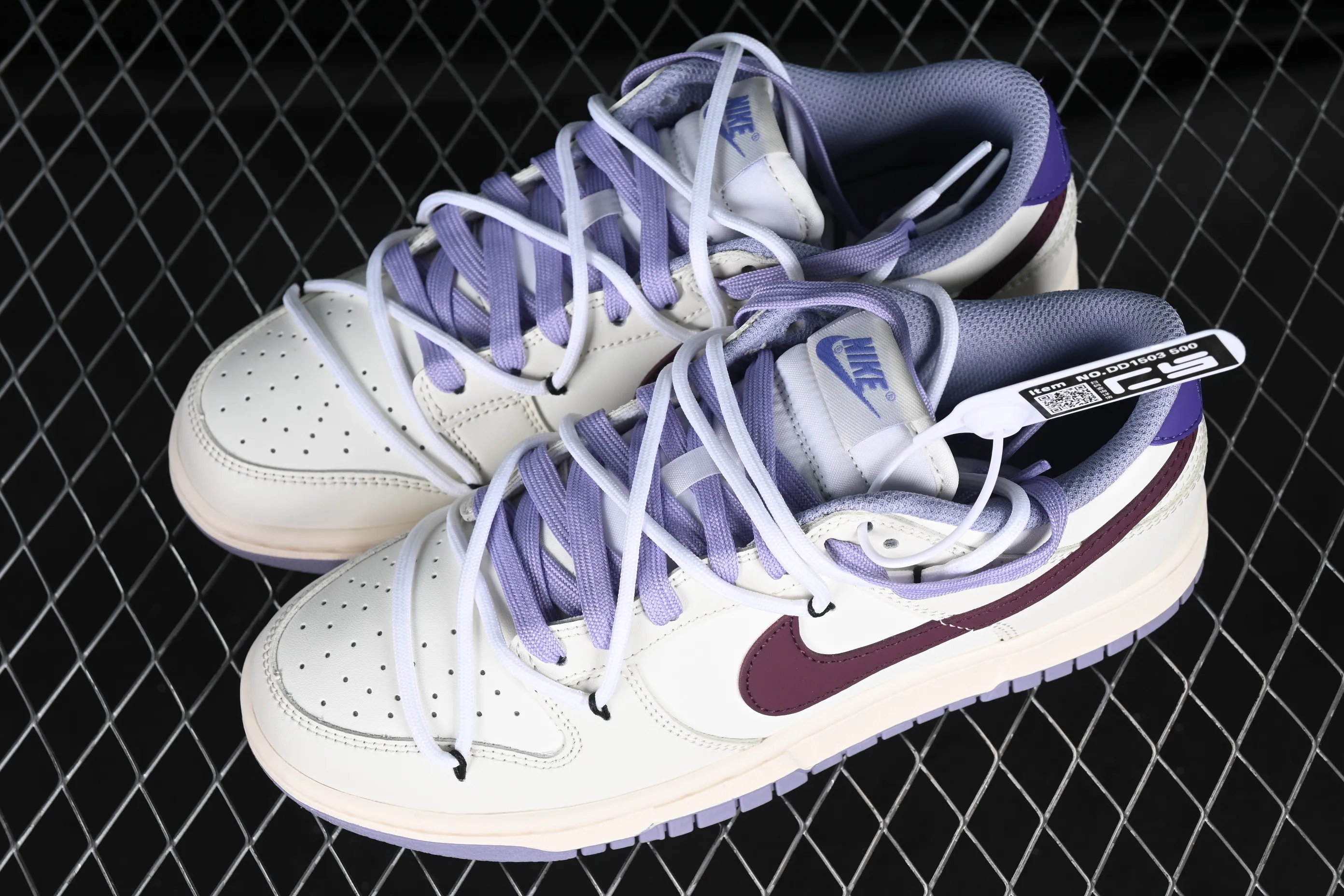 All categories Nk SB Dunk Series Nk SB Dunk Low Low-top sneakers CS version Nk Dunk Low Bubble Jellyfish Simple and refreshing Raspberry White SB strap low-top casual sneakers DD1503-500